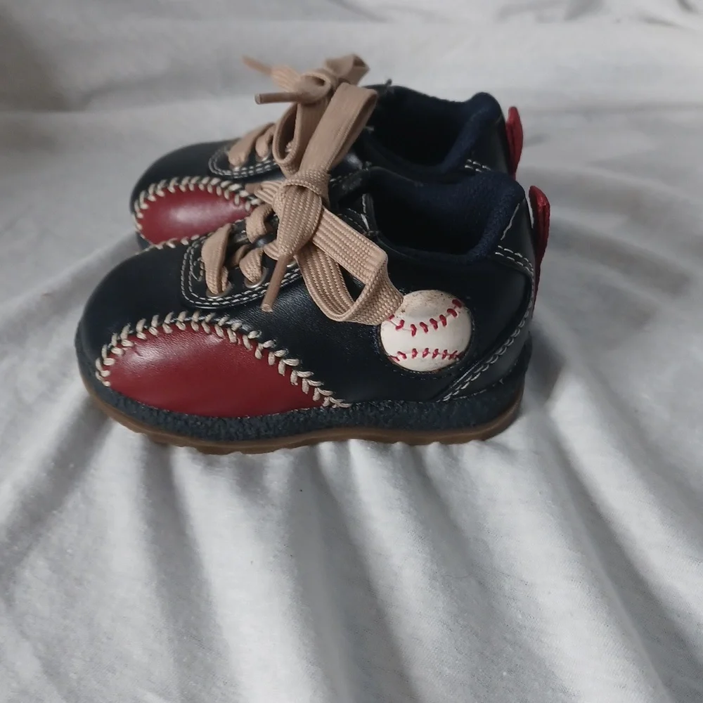 Baseball design‎ kids shoes.
